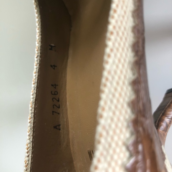 Stuart Weitzman brownheels size4 (leather& fabric) - Picture 11 of 11